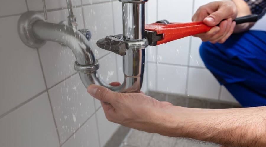 Expert burst pipe repair services in Ecleto, TX